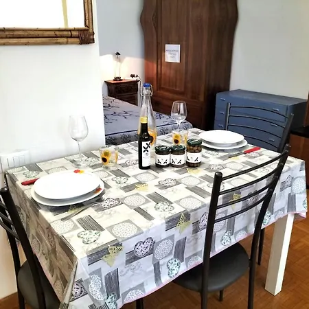 Apartament Crocetta 51 *